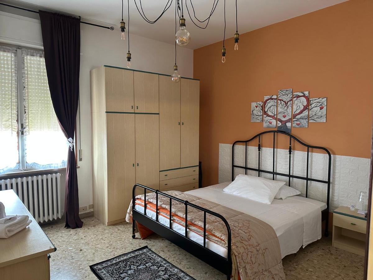 La Casa Di Jennifer Lägenhet Parma Exteriör bild
